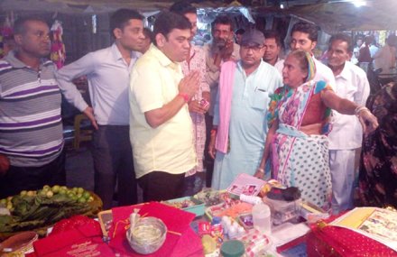देवव्रत सिंह ने दूसरे दिन भी शहर के मतदाताओं से मुलाकात की।