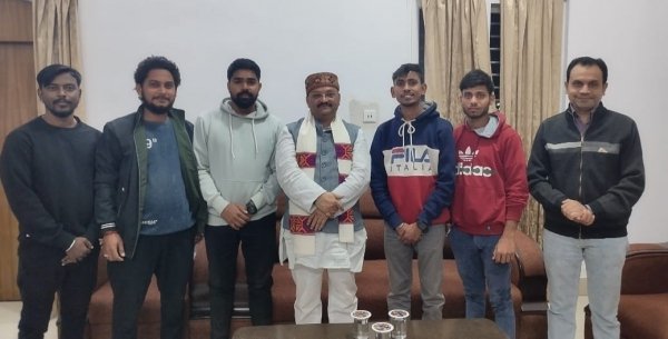 गौरव : गहिराटोला के कलाकार देंगें राजपथ में प्रस्तुति, सांसद संतोष पांडे से की मुलाकात