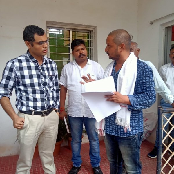 डिप्टी रेंजर पर ग्रामीणों ने लगाया अवैध उगाही का आरोप,डराकर वसूले 50 हज़ार