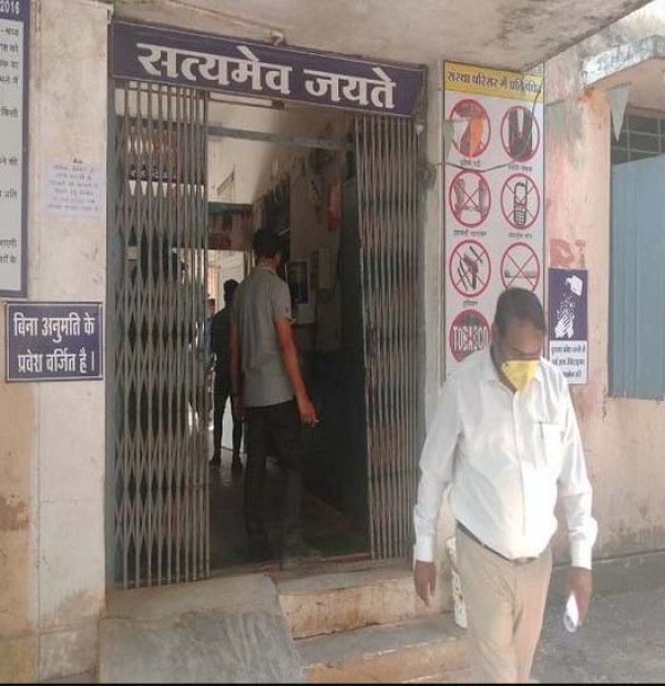 बाल संरक्षण गृह में नाबालिग बच्चे ने लगाई फांसी, गमछे से फंदा बनाकर कर ली खुदखुशी