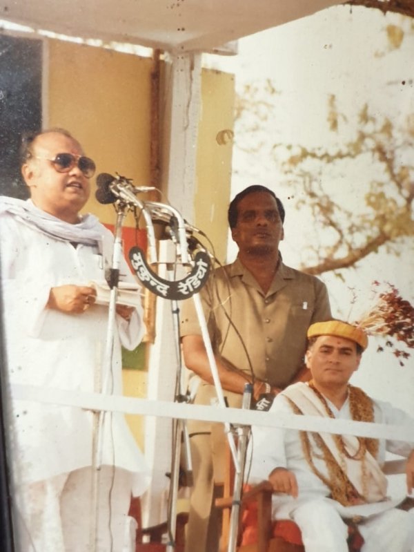 संस्मरण: जब शिवेंद्र बहादुर के एक फोन पर राजनांदगांव में रुकने लगी गीतांजलि एक्सप्रेस...
