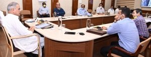 मुख्यमंत्री ने उद्योगपतियों से चर्चा कर जानी उद्योगों की समस्याएं : समाधान के लिए हर संभव सहयोग का दिया आश्वासन