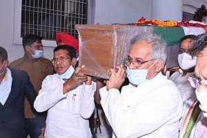 विधानसभा में अविभाजित मध्यप्रदेश के पूर्व मुख्यमंत्री स्वर्गीय मोतीलाल वोरा को दी गई श्रद्धांजलि, भूपेश बोले- आजात शत्रु थे वोरा