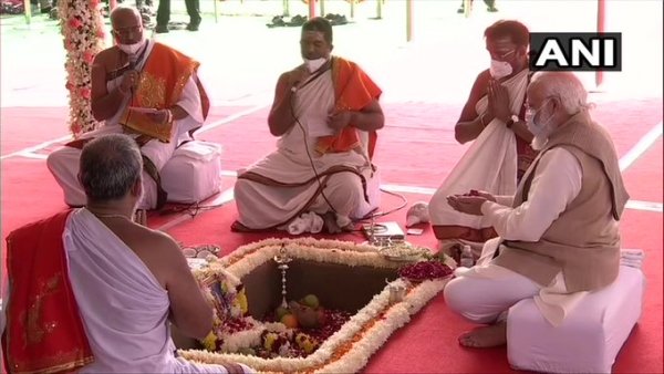 प्रधानमंत्री ने नए संसद भवन के लिए किया भूमिपूजन, बोले- भारत के लिए लोकतंत्र में जीवन मंत्र भी है और जीवन तत्व भी…