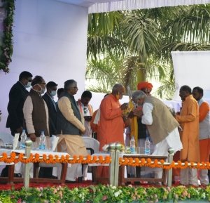 संत-महात्माओं के उपदेशों से प्रवाहित होती है परोपकार की भावना: भूपेश