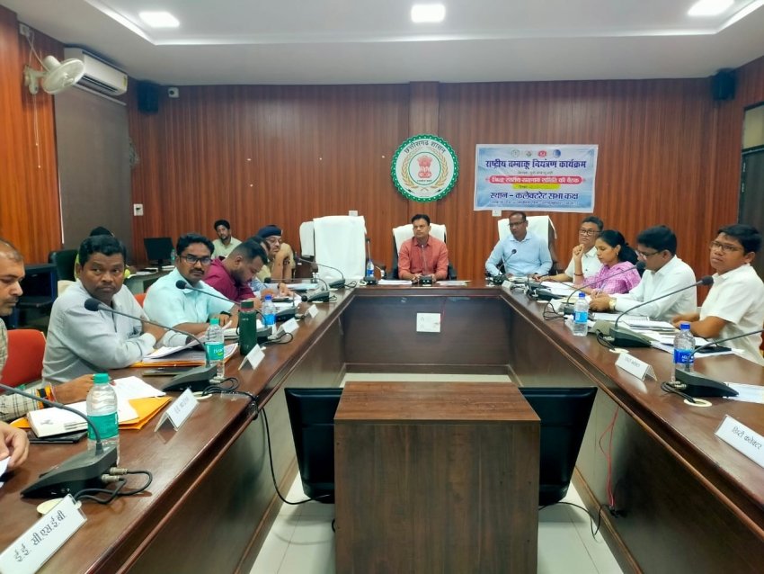 विश्व पर्यावरण दिवस पर &quot;मोर गांव—मोर पानी&quot; अभियान, जिले में 5000 सोखता गड्ढे और वृहद पौधरोपण की तैयारी