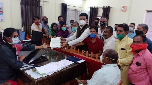 भाजपाई बोले- पांच बार की शिकायत के बाद भी नहीं मिला ऑक्सीजन, करें न्यायिक जांच