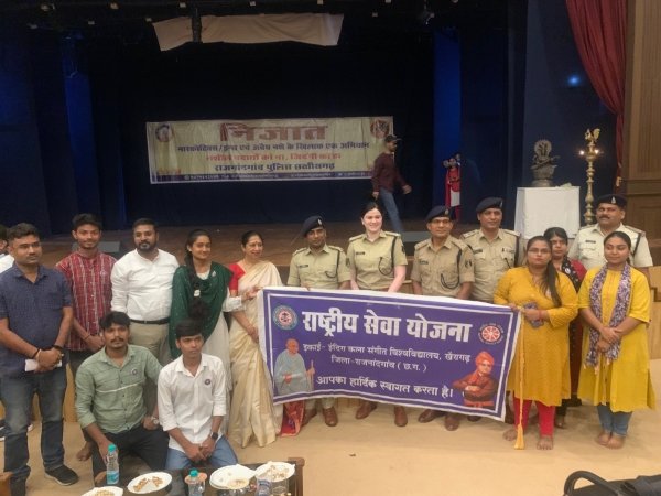 निजात : विश्वविद्यालय में नशे के विरूद्ध लघु फिल्म, गीत व नाटक के माध्यम से छात्रों को दी गई जानकारी