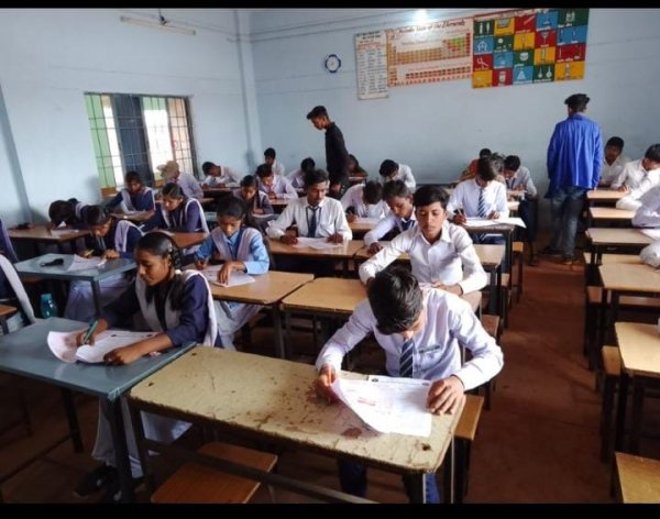 बाजार अतरिया परीक्षा सेंटर में सायबर व यातायात सामान्य ज्ञान परीक्षा संपन्न