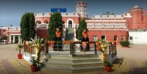 10 वर्षों में तीन गंभीर मामले आए जिससे विवि प्रतिष्ठा हुआ धूमिल, अब छात्र बेधड़क सिगरेट गांजा फुक रहे
