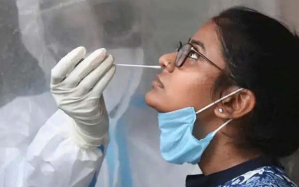 स्वास्थ्य विभाग ने कोरोना जांच के लिए निजी लैबों और अस्पतालों को दी अनुमति