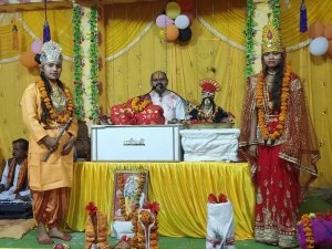 जीवन में भक्ति धारण करने वाले मनुष्य का दुःख भगवान हर लेते है : पंडित होमेंद्र प्रसाद दुबे