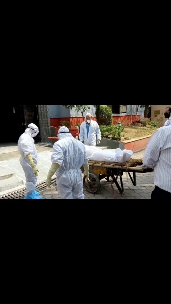 Corona virus पीड़ित महिला का कुछ इस तरह हुआ अंतिम संस्कार