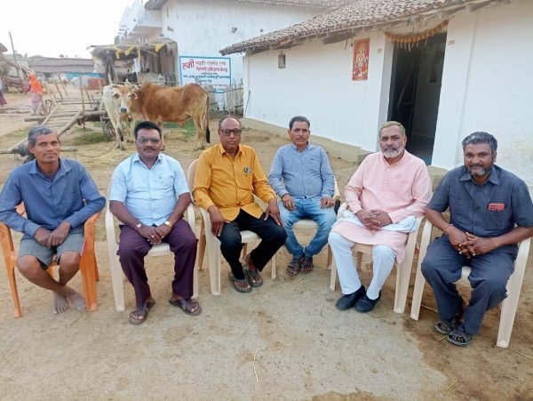 बूथ अध्यक्ष से मिले डॉ. नीरेंद्र साहू ,बूथो की मजबूती के लिए बनाई रणनीति