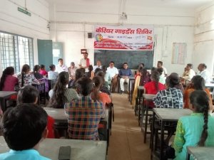 कैरियर गाइडेंस शिविर में शामिल हुए किसान कांग्रेस के मदन साहू